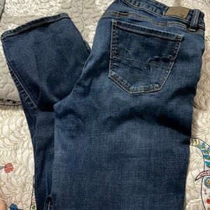 Dark wash skinny American eagle jeans